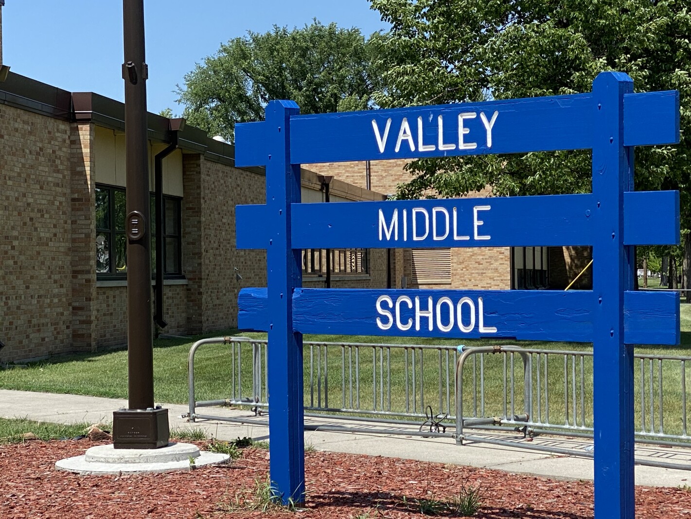 University Park Neighborhoods Hopeful Mural At Valley Middle School university-park-neighborhoods-hopeful-mural-at-valley-middle-school
